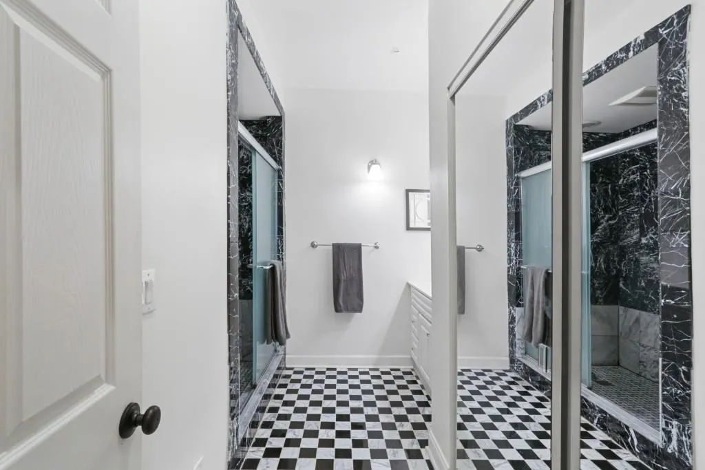 5105 Chemin De Vie, Atlanta, Georgia 30342, 2 Bedrooms Bedrooms, ,2 BathroomsBathrooms,Residential,Sold,5105 Chemin De Vie,7001910