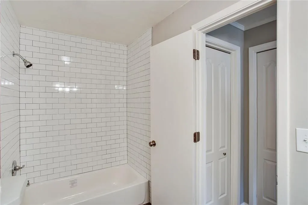 308 Woodcliff Drive, Sandy Springs, Georgia 30350, 1 Bedroom Bedrooms, ,1 BathroomBathrooms,Residential,Sold,308 Woodcliff Drive,5817821