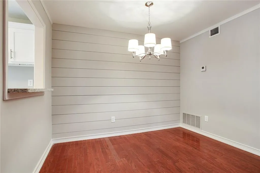 308 Woodcliff Drive, Sandy Springs, Georgia 30350, 1 Bedroom Bedrooms, ,1 BathroomBathrooms,Residential,Sold,308 Woodcliff Drive,5817821