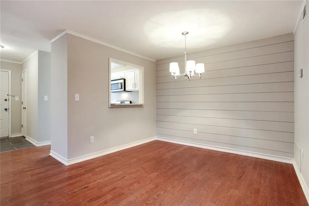 308 Woodcliff Drive, Sandy Springs, Georgia 30350, 1 Bedroom Bedrooms, ,1 BathroomBathrooms,Residential,Sold,308 Woodcliff Drive,5817821