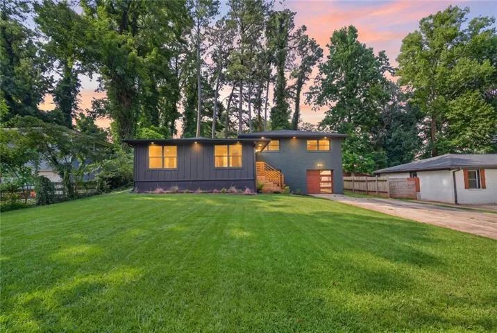 2537 Fontaine Circle, Decatur, Georgia 30032