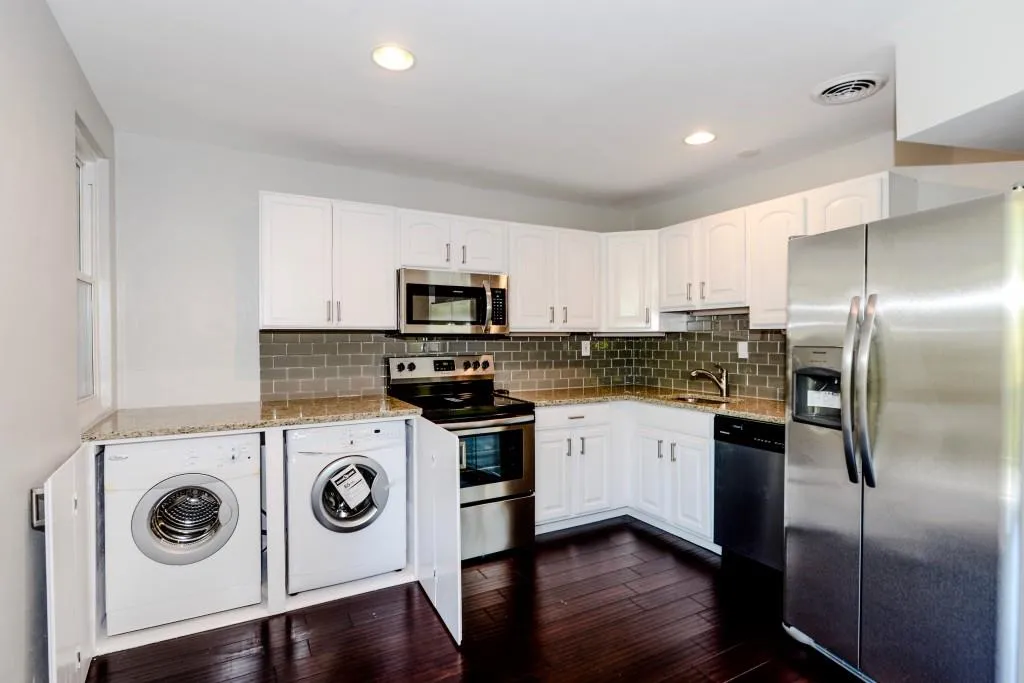 120 Alden Avenue Nw Unit B2, Atlanta, Georgia 30309, 2 Bedrooms Bedrooms, ,1 BathroomBathrooms,Residential,Sold,120 Alden Avenue Nw Unit B2,5909499