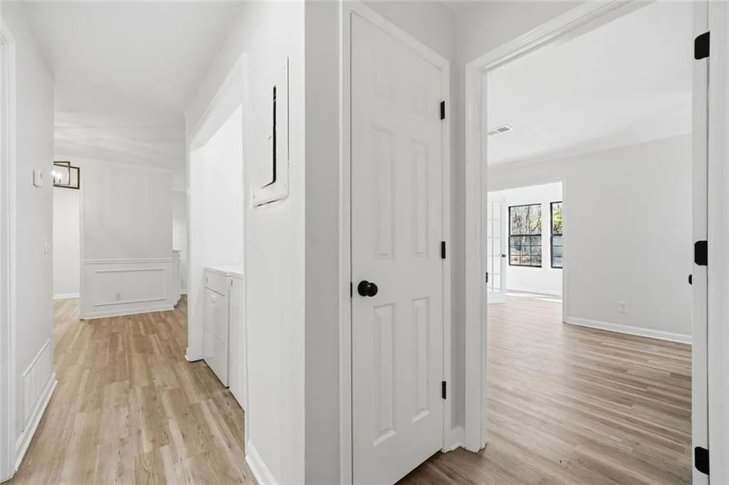 112 Barrington Hills Drive, Atlanta, Georgia 30350, 2 Bedrooms Bedrooms, ,2 BathroomsBathrooms,Residential,For Sale,112 Barrington Hills Drive,7740857