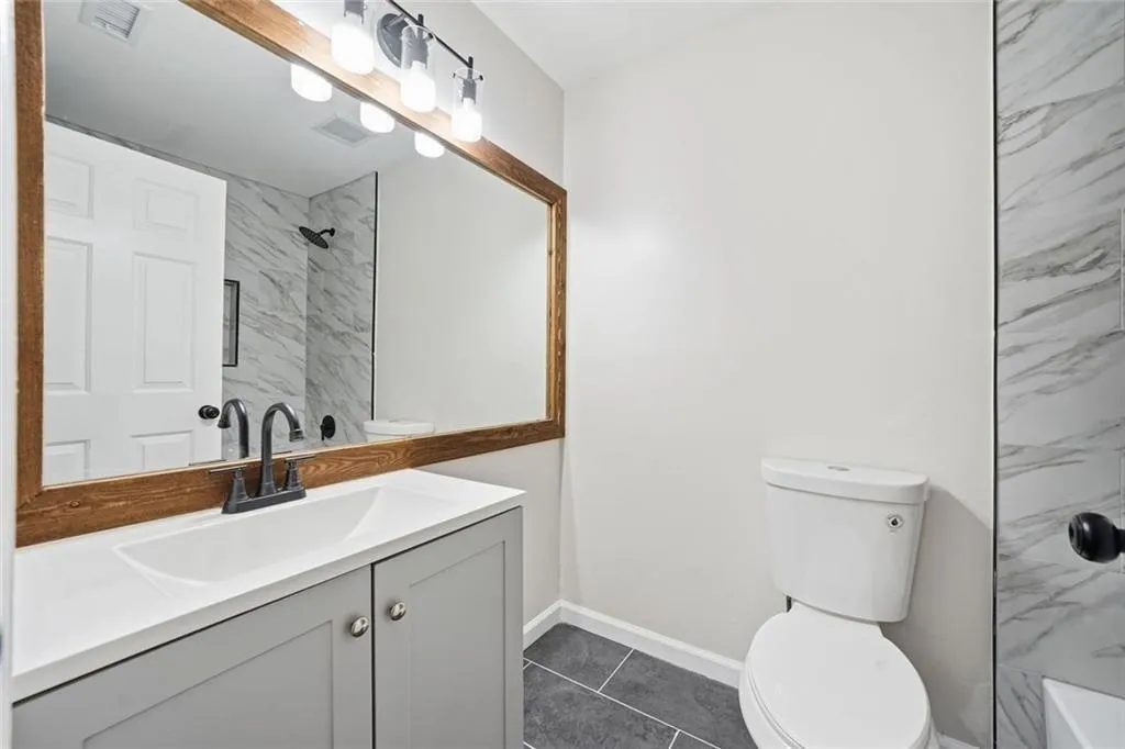 112 Barrington Hills Drive, Atlanta, Georgia 30350, 2 Bedrooms Bedrooms, ,2 BathroomsBathrooms,Residential,For Sale,112 Barrington Hills Drive,7740857