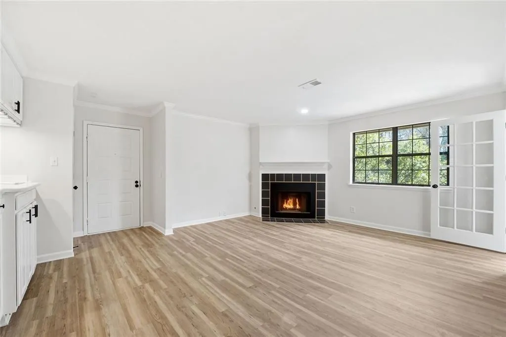 112 Barrington Hills Drive, Atlanta, Georgia 30350, 2 Bedrooms Bedrooms, ,2 BathroomsBathrooms,Residential,For Sale,112 Barrington Hills Drive,7740857