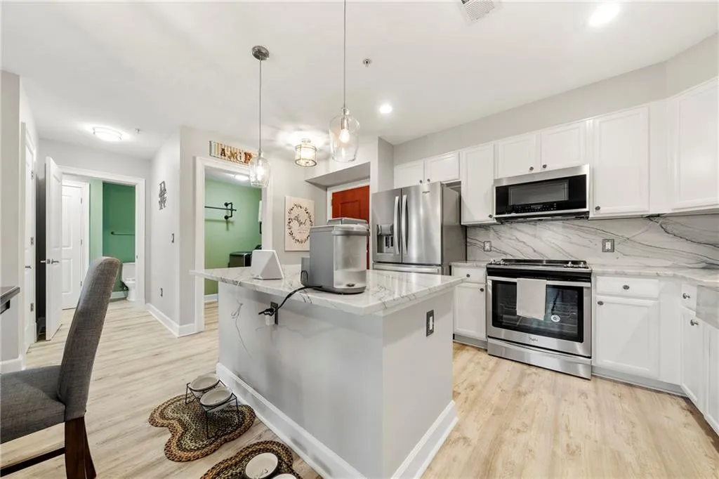 200 River Vista Drive Unit 641, Sandy Springs, Georgia 30339, 2 Bedrooms Bedrooms, ,2 BathroomsBathrooms,Residential,Sold,200 River Vista Drive Unit 641,6956106