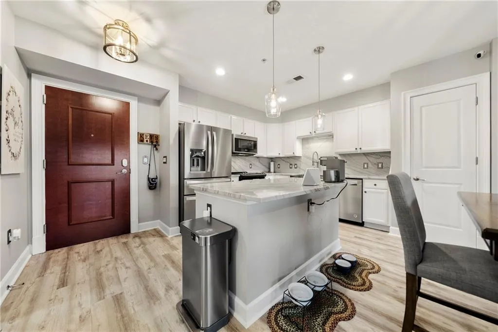 200 River Vista Drive Unit 641, Sandy Springs, Georgia 30339, 2 Bedrooms Bedrooms, ,2 BathroomsBathrooms,Residential,Sold,200 River Vista Drive Unit 641,6956106