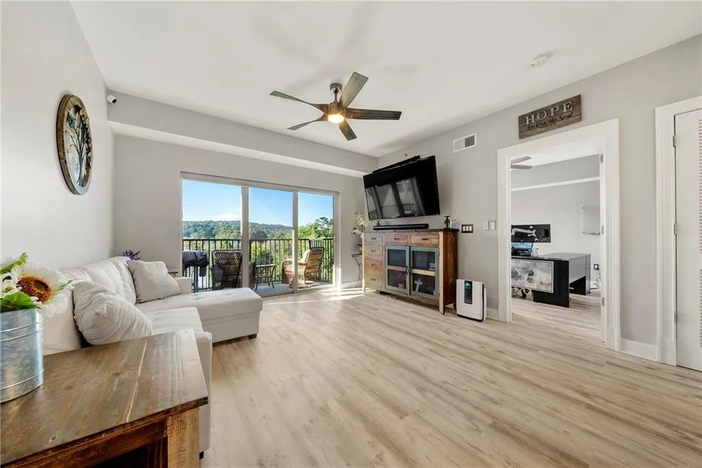 200 River Vista Drive Unit 641, Sandy Springs, Georgia 30339, 2 Bedrooms Bedrooms, ,2 BathroomsBathrooms,Residential,Sold,200 River Vista Drive Unit 641,6956106