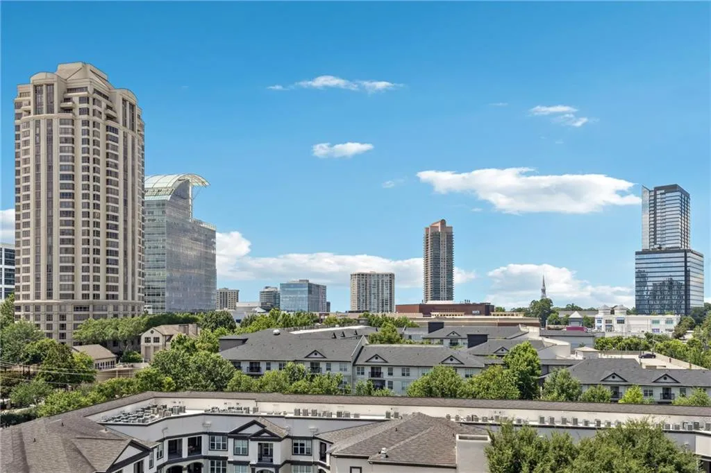 3481 Lakeside Drive Ne Unit 1508, Atlanta, Georgia 30326, 1 Bedroom Bedrooms, ,1 BathroomBathrooms,Residential,For Sale,3481 Lakeside Drive Ne Unit 1508,7610981