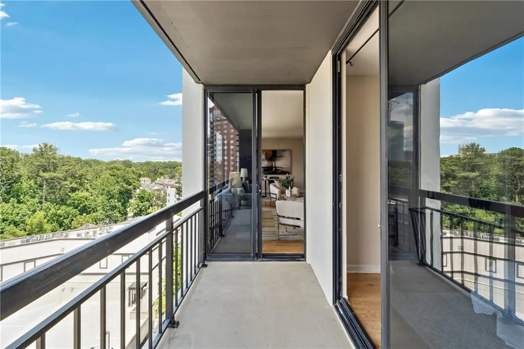 3481 Lakeside Drive Ne Unit 1508, Atlanta, Georgia 30326, 1 Bedroom Bedrooms, ,1 BathroomBathrooms,Residential,For Sale,3481 Lakeside Drive Ne Unit 1508,7610981