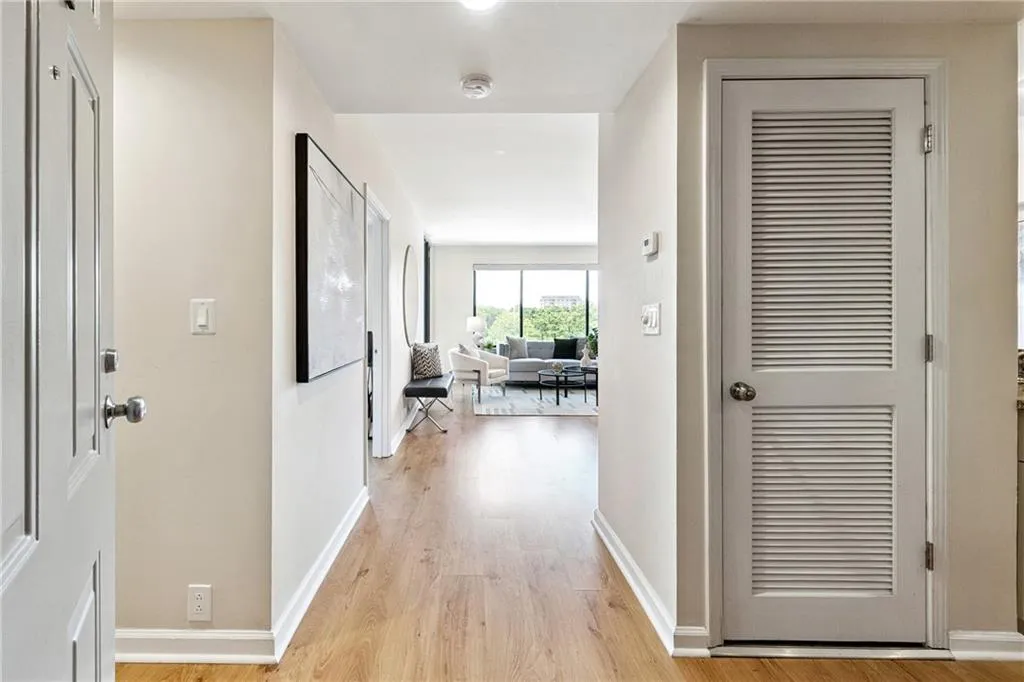 3481 Lakeside Drive Ne Unit 1508, Atlanta, Georgia 30326, 1 Bedroom Bedrooms, ,1 BathroomBathrooms,Residential,For Sale,3481 Lakeside Drive Ne Unit 1508,7610981