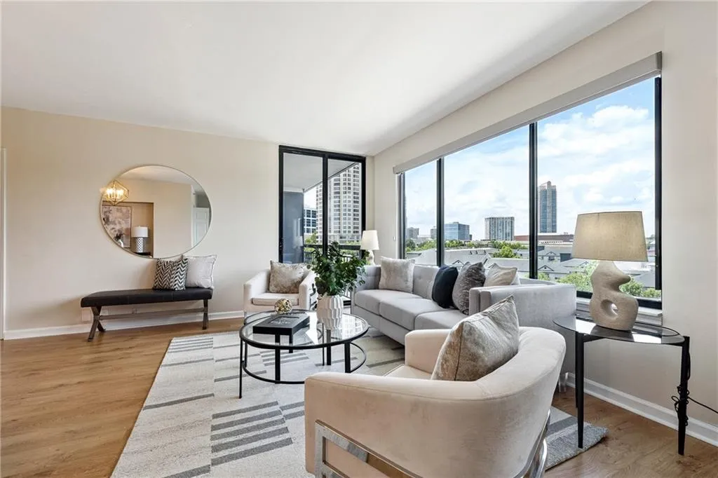 3481 Lakeside Drive Ne Unit 1508, Atlanta, Georgia 30326, 1 Bedroom Bedrooms, ,1 BathroomBathrooms,Residential,For Sale,3481 Lakeside Drive Ne Unit 1508,7610981