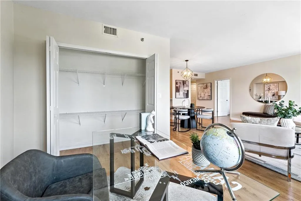 3481 Lakeside Drive Ne Unit 1508, Atlanta, Georgia 30326, 1 Bedroom Bedrooms, ,1 BathroomBathrooms,Residential,For Sale,3481 Lakeside Drive Ne Unit 1508,7610981
