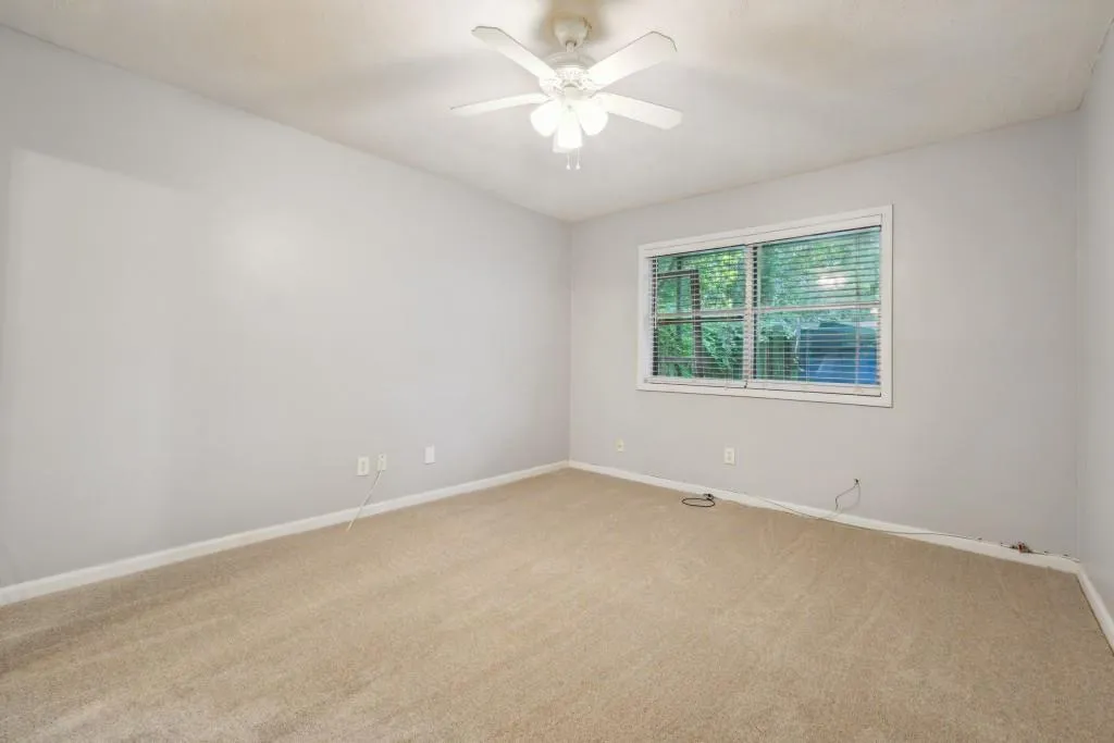 6851 Roswell Road Unit L-2, Sandy Springs, Georgia 30328, 3 Bedrooms Bedrooms, ,2 BathroomsBathrooms,Residential,Sold,6851 Roswell Road Unit L-2,7418614