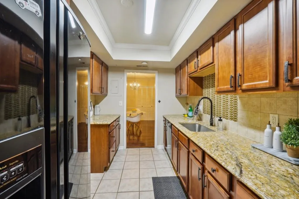 6851 Roswell Road Unit L-2, Sandy Springs, Georgia 30328, 3 Bedrooms Bedrooms, ,2 BathroomsBathrooms,Residential,Sold,6851 Roswell Road Unit L-2,7418614