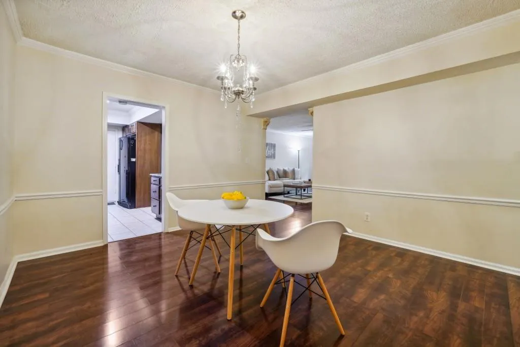 6851 Roswell Road Unit L-2, Sandy Springs, Georgia 30328, 3 Bedrooms Bedrooms, ,2 BathroomsBathrooms,Residential,Sold,6851 Roswell Road Unit L-2,7418614