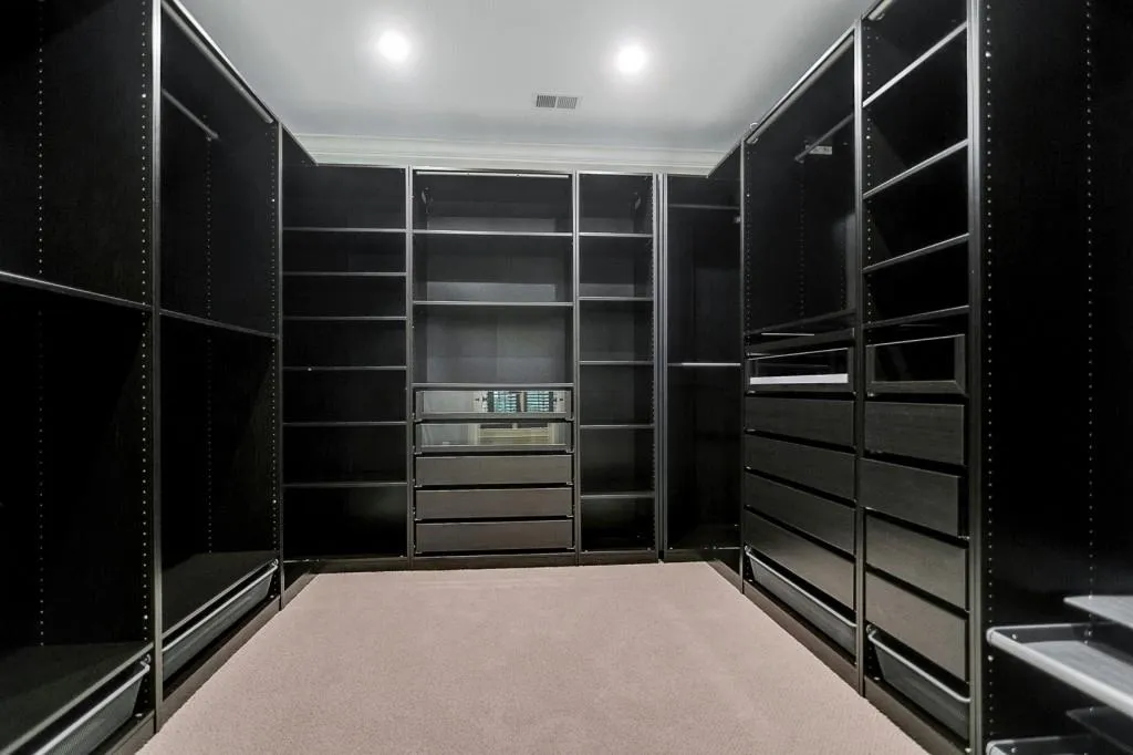 4970 Powers Ferry Road Nw, Sandy Springs, Georgia 30327, 6 Bedrooms Bedrooms, ,6 BathroomsBathrooms,Residential,Sold,4970 Powers Ferry Road Nw,6922150