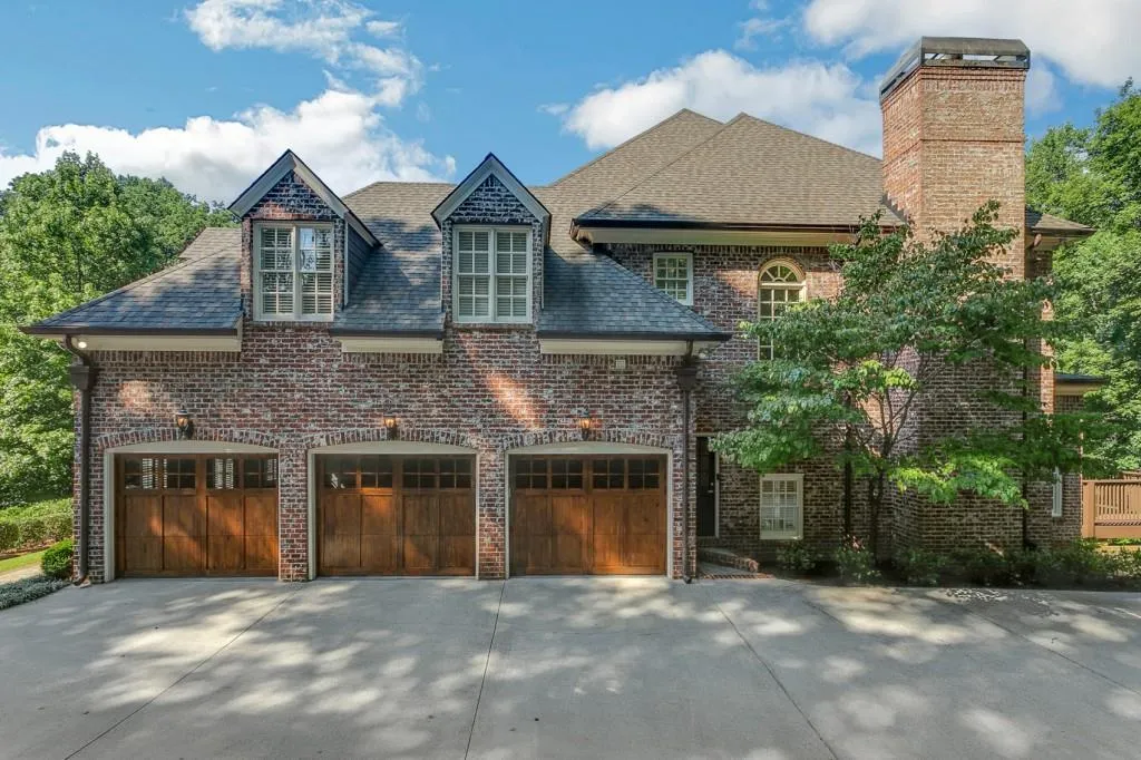 4970 Powers Ferry Road Nw, Sandy Springs, Georgia 30327, 6 Bedrooms Bedrooms, ,6 BathroomsBathrooms,Residential,Sold,4970 Powers Ferry Road Nw,6922150