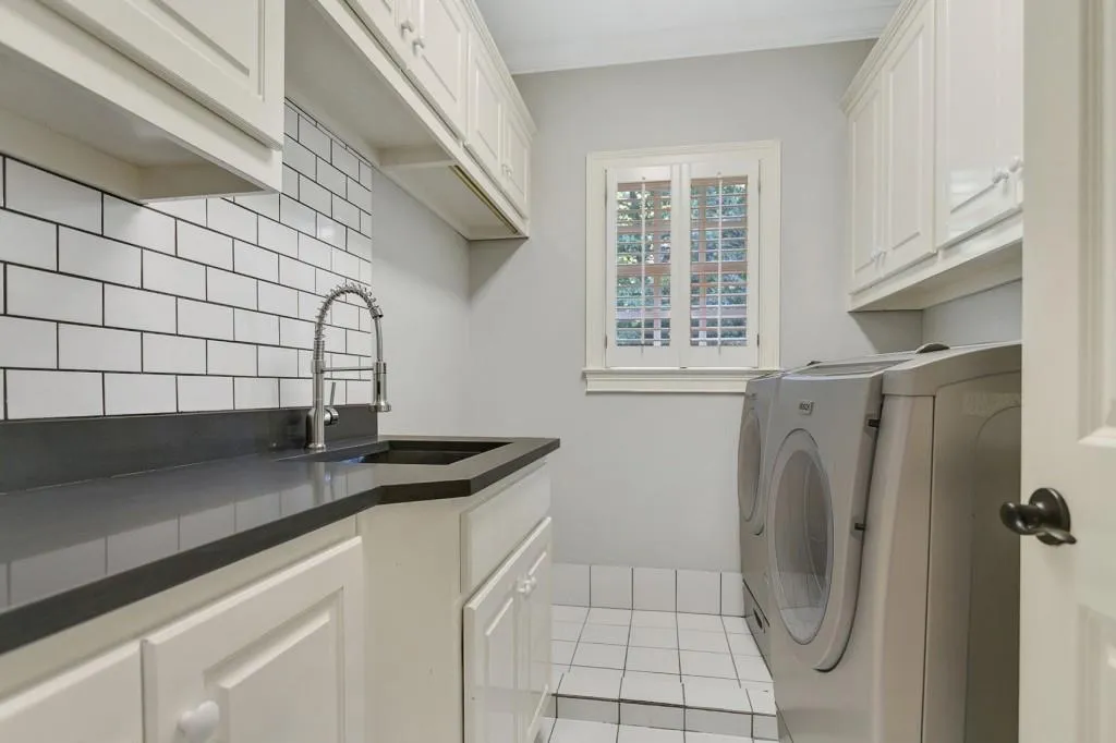 4970 Powers Ferry Road Nw, Sandy Springs, Georgia 30327, 6 Bedrooms Bedrooms, ,6 BathroomsBathrooms,Residential,Sold,4970 Powers Ferry Road Nw,6922150