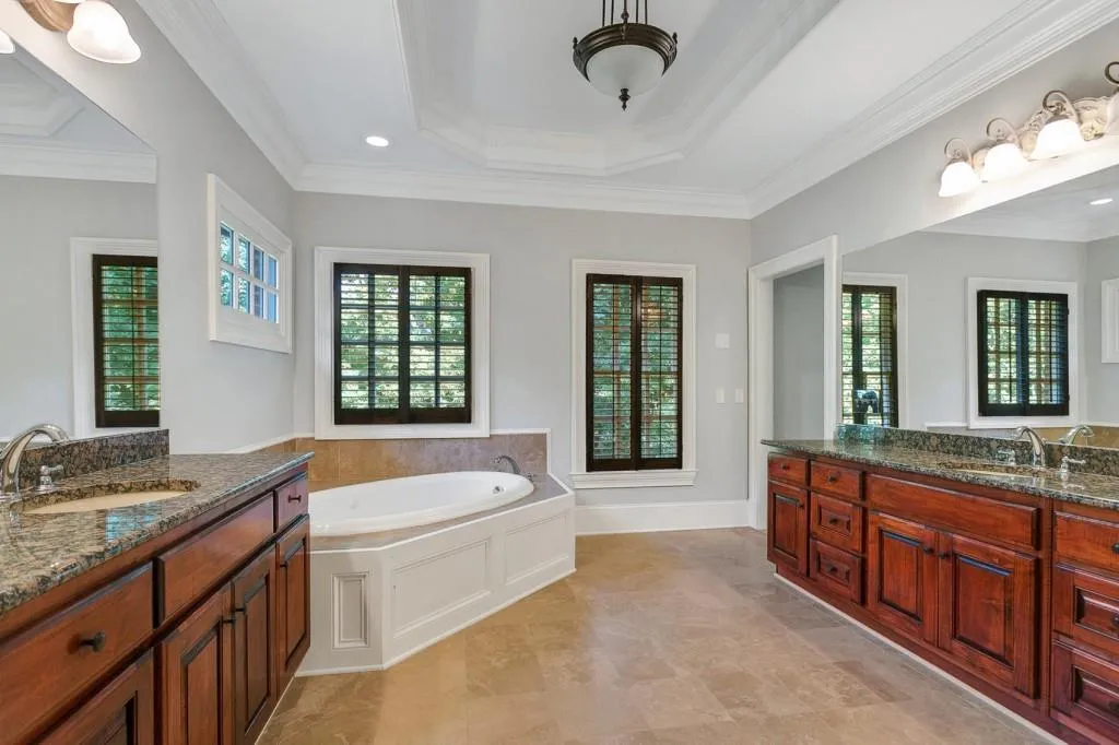 4970 Powers Ferry Road Nw, Sandy Springs, Georgia 30327, 6 Bedrooms Bedrooms, ,6 BathroomsBathrooms,Residential,Sold,4970 Powers Ferry Road Nw,6922150