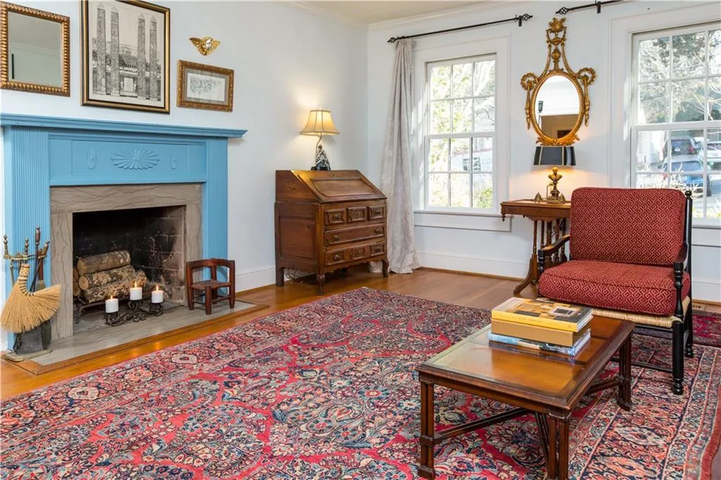 2076 Golfview Drive Nw, Atlanta, Georgia 30309, 3 Bedrooms Bedrooms, ,2 BathroomsBathrooms,Residential,Sold,2076 Golfview Drive Nw,5942317