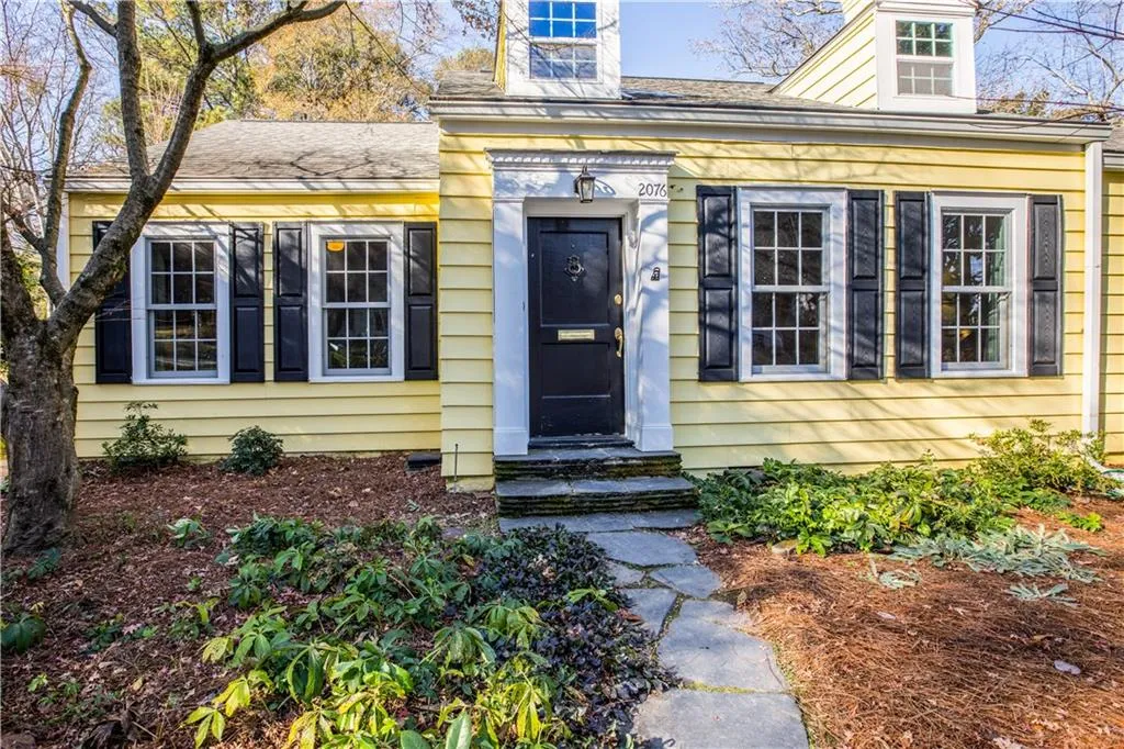 2076 Golfview Drive Nw, Atlanta, Georgia 30309, 3 Bedrooms Bedrooms, ,2 BathroomsBathrooms,Residential,Sold,2076 Golfview Drive Nw,5942317