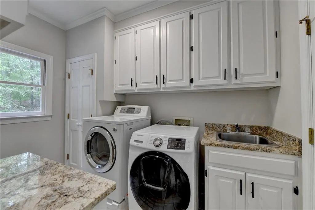 715 Bittersweet Trail, Atlanta, Georgia 30350, 6 Bedrooms Bedrooms, ,4 BathroomsBathrooms,Residential,Sold,715 Bittersweet Trail,7370877