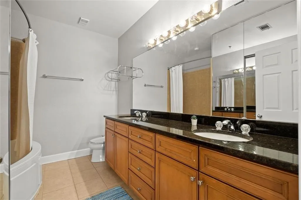 2865 Lenox Road Ne Unit 410, Atlanta, Georgia 30324, 2 Bedrooms Bedrooms, ,2 BathroomsBathrooms,Residential,For Sale,2865 Lenox Road Ne Unit 410,7520573