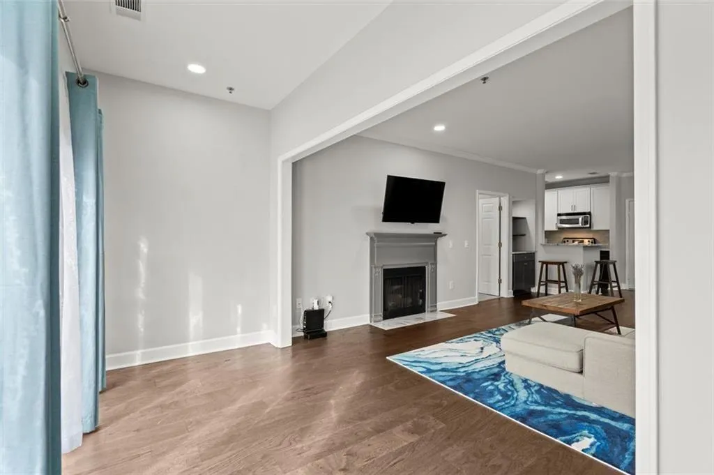 2865 Lenox Road Ne Unit 410, Atlanta, Georgia 30324, 2 Bedrooms Bedrooms, ,2 BathroomsBathrooms,Residential,For Sale,2865 Lenox Road Ne Unit 410,7520573