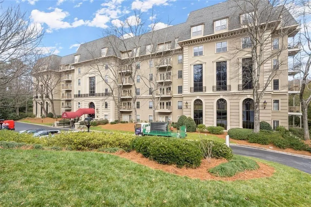 2865 Lenox Road Ne Unit 410, Atlanta, Georgia 30324, 2 Bedrooms Bedrooms, ,2 BathroomsBathrooms,Residential,For Sale,2865 Lenox Road Ne Unit 410,7520573