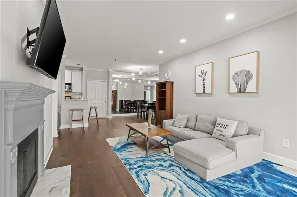 2865 Lenox Road Ne Unit 410, Atlanta, Georgia 30324, 2 Bedrooms Bedrooms, ,2 BathroomsBathrooms,Residential,For Sale,2865 Lenox Road Ne Unit 410,7520573