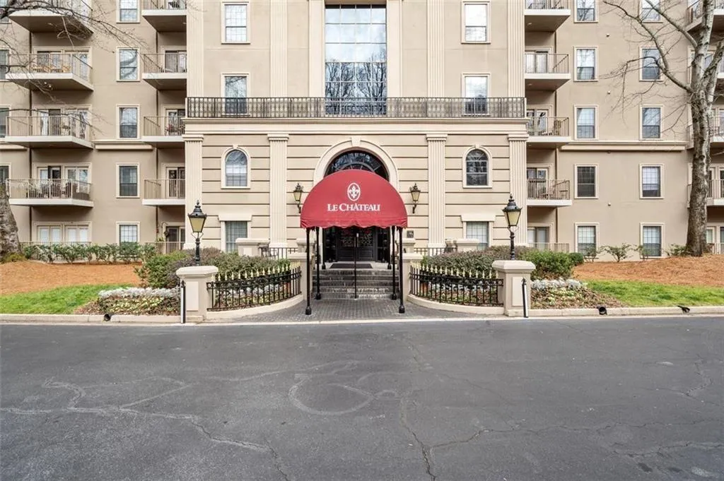 2865 Lenox Road Ne Unit 410, Atlanta, Georgia 30324, 2 Bedrooms Bedrooms, ,2 BathroomsBathrooms,Residential,For Sale,2865 Lenox Road Ne Unit 410,7520573
