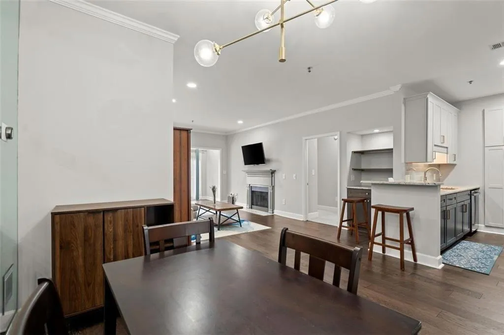 2865 Lenox Road Ne Unit 410, Atlanta, Georgia 30324, 2 Bedrooms Bedrooms, ,2 BathroomsBathrooms,Residential,For Sale,2865 Lenox Road Ne Unit 410,7520573