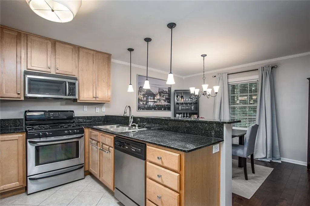 1445 Monroe Drive Ne Unit F27, Atlanta, Georgia 30324, 2 Bedrooms Bedrooms, ,2 BathroomsBathrooms,Residential,Sold,1445 Monroe Drive Ne Unit F27,5848236