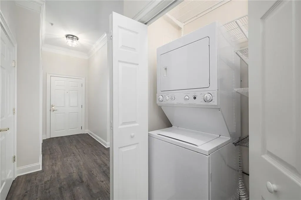 5415 Northland Drive Unit 101, Atlanta, Georgia 30342, 1 Bedroom Bedrooms, ,1 BathroomBathrooms,Residential,Sold,5415 Northland Drive Unit 101,7168772