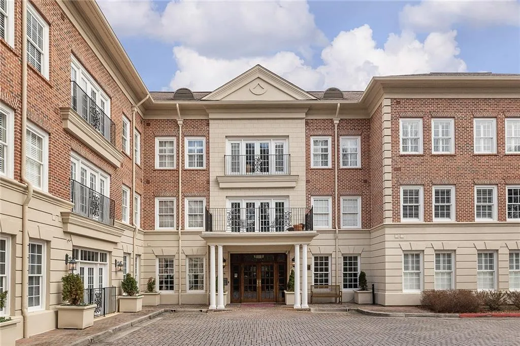 5415 Northland Drive Unit 101, Atlanta, Georgia 30342, 1 Bedroom Bedrooms, ,1 BathroomBathrooms,Residential,Sold,5415 Northland Drive Unit 101,7168772
