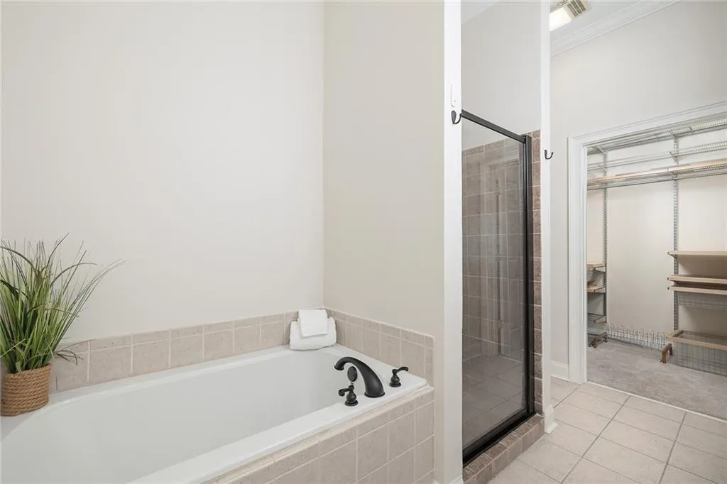 5415 Northland Drive Unit 101, Atlanta, Georgia 30342, 1 Bedroom Bedrooms, ,1 BathroomBathrooms,Residential,Sold,5415 Northland Drive Unit 101,7168772