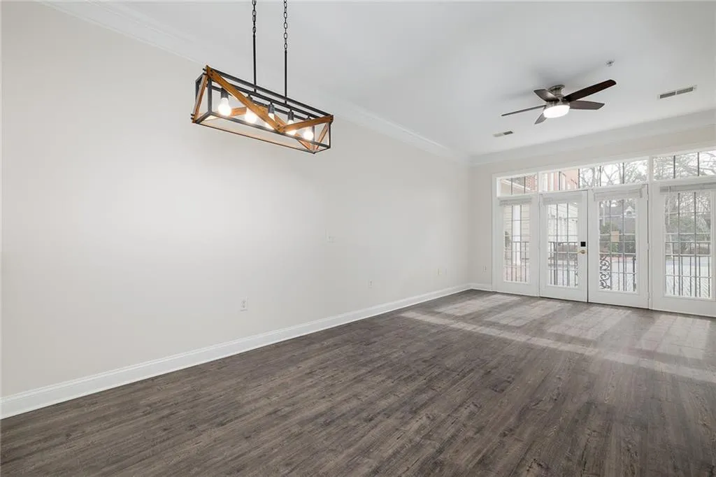 5415 Northland Drive Unit 101, Atlanta, Georgia 30342, 1 Bedroom Bedrooms, ,1 BathroomBathrooms,Residential,Sold,5415 Northland Drive Unit 101,7168772