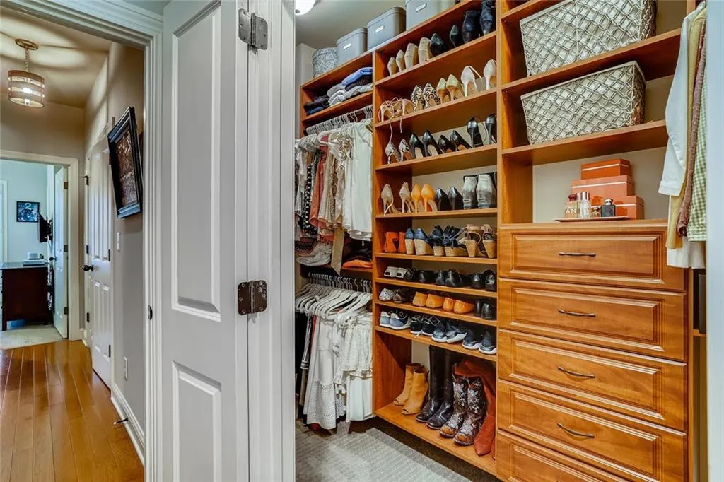 363 Alderwood Lane Unit 56, Sandy Springs, Georgia 30328, 4 Bedrooms Bedrooms, ,4 BathroomsBathrooms,Residential,Sold,363 Alderwood Lane Unit 56,6860823