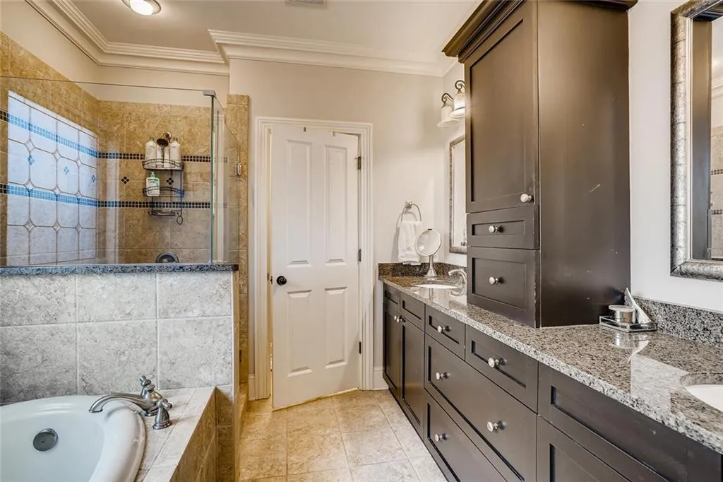 363 Alderwood Lane Unit 56, Sandy Springs, Georgia 30328, 4 Bedrooms Bedrooms, ,4 BathroomsBathrooms,Residential,Sold,363 Alderwood Lane Unit 56,6860823