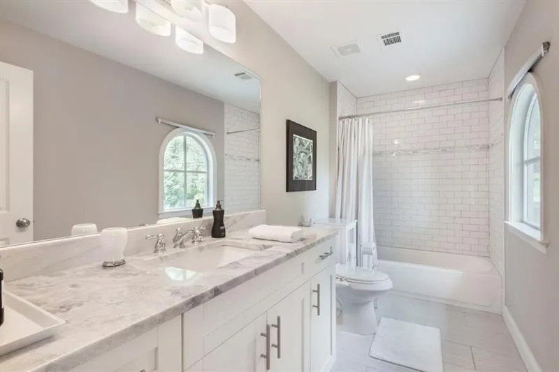 9970 Huntcliff Trace, Sandy Springs, Georgia 30350, 6 Bedrooms Bedrooms, ,5 BathroomsBathrooms,Residential,Sold,9970 Huntcliff Trace,6893621