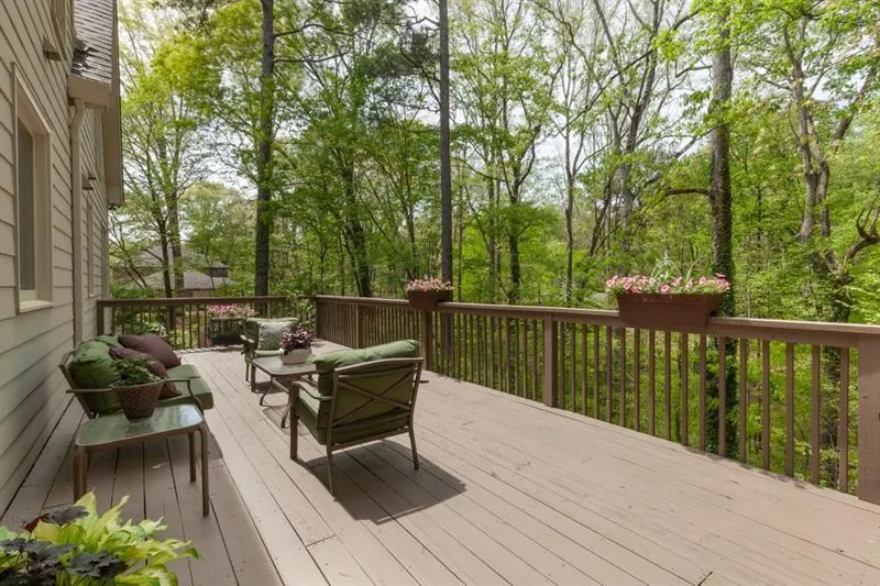 9970 Huntcliff Trace, Sandy Springs, Georgia 30350, 6 Bedrooms Bedrooms, ,5 BathroomsBathrooms,Residential,Sold,9970 Huntcliff Trace,6893621