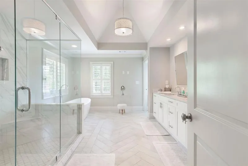 9970 Huntcliff Trace, Sandy Springs, Georgia 30350, 6 Bedrooms Bedrooms, ,5 BathroomsBathrooms,Residential,Sold,9970 Huntcliff Trace,6893621