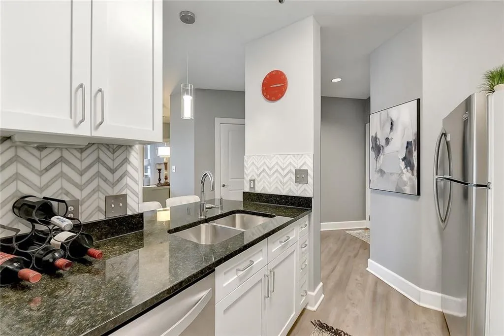 325 E Paces Ferry Road Ne Unit 710, Atlanta, Georgia 30305, 1 Bedroom Bedrooms, ,1 BathroomBathrooms,Residential,For Sale,325 E Paces Ferry Road Ne Unit 710,7628810
