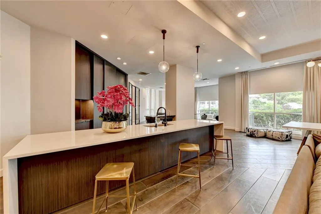 325 E Paces Ferry Road Ne Unit 710, Atlanta, Georgia 30305, 1 Bedroom Bedrooms, ,1 BathroomBathrooms,Residential,For Sale,325 E Paces Ferry Road Ne Unit 710,7628810