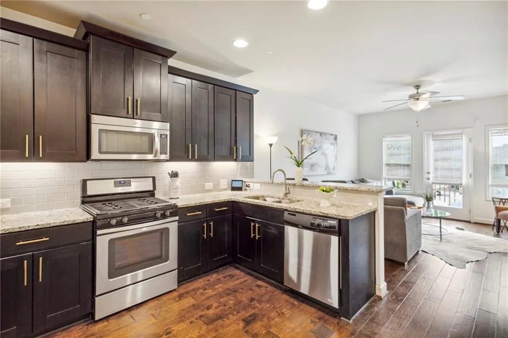 7540 Stoneridge Drive, Sandy Springs, Georgia 30328, 3 Bedrooms Bedrooms, ,3 BathroomsBathrooms,Residential,Sold,7540 Stoneridge Drive,7065125