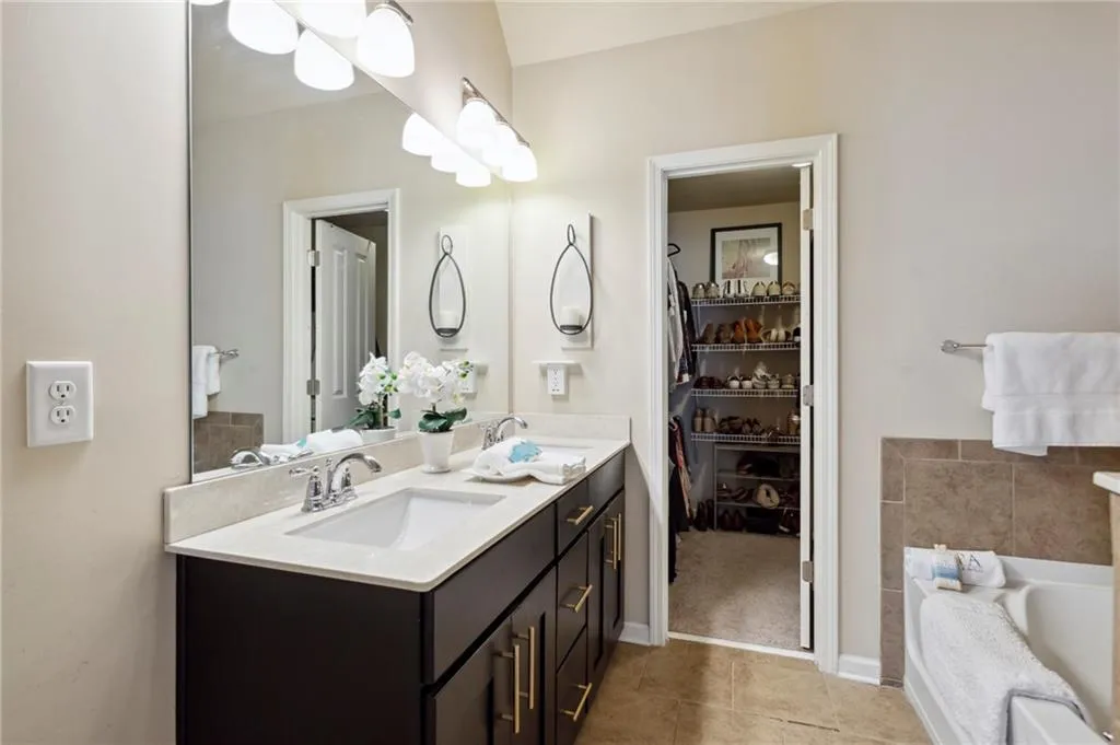 7540 Stoneridge Drive, Sandy Springs, Georgia 30328, 3 Bedrooms Bedrooms, ,3 BathroomsBathrooms,Residential,Sold,7540 Stoneridge Drive,7065125