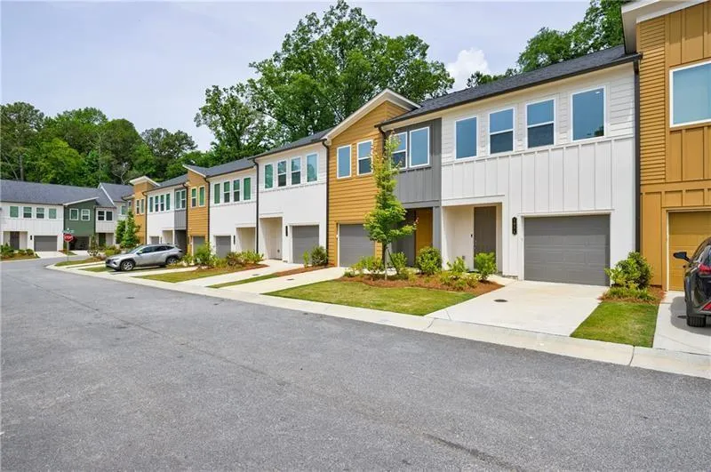 1624 Gunnin Trace Nw, Atlanta, Georgia 30318, 3 Bedrooms Bedrooms, ,2 BathroomsBathrooms,Residential,For Sale,1624 Gunnin Trace Nw,7580032