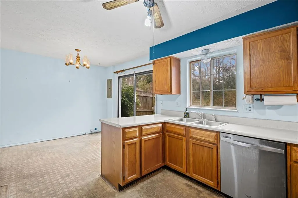 8843 Applegate Lane, Atlanta, Georgia 30350, 2 Bedrooms Bedrooms, ,2 BathroomsBathrooms,Residential,Sold,8843 Applegate Lane,7704725