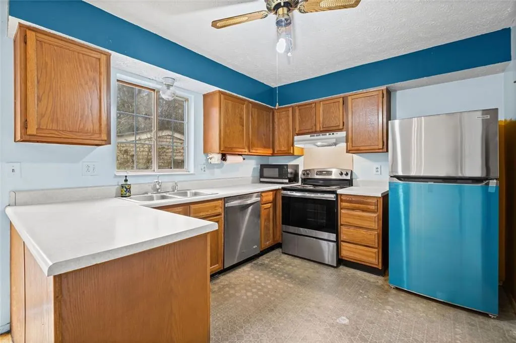 8843 Applegate Lane, Atlanta, Georgia 30350, 2 Bedrooms Bedrooms, ,2 BathroomsBathrooms,Residential,Sold,8843 Applegate Lane,7704725